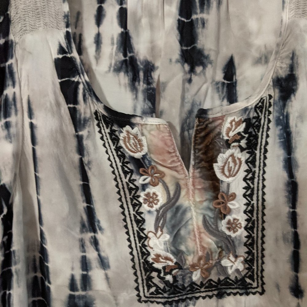 Dress Barn tie-Dye Hi-Low Hem Blouse